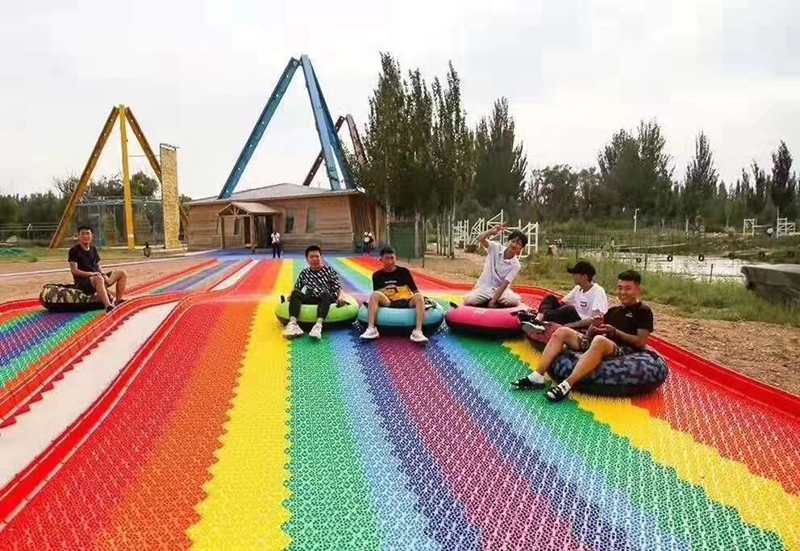 七彩滑道